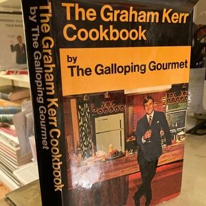 VINTAGE GALLOPING GOURMET COOKBOOK